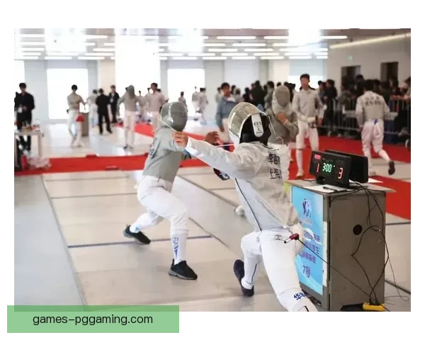 击剑联赛:优胜者的荣耀与汗水 击剑联赛:优胜者的荣耀与汗水